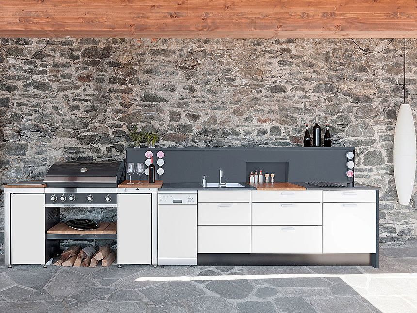 Durpoal HPL compact in the application An outdoor kitchen equipped with the outdoor version of a compact board