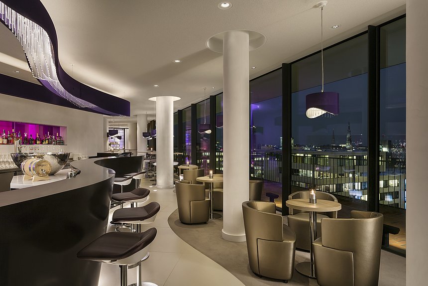 Bridge Bar v hotelu Westin v Hamburku. Bridge Bar v hotelu Westin v Hamburku.