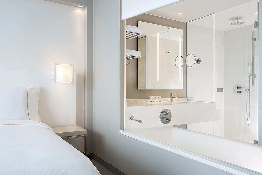 V koupelně hotelového pokoje v hotelu Westin v Hamburku. V koupelně hotelového pokoje v hotelu Westin v Hamburku.